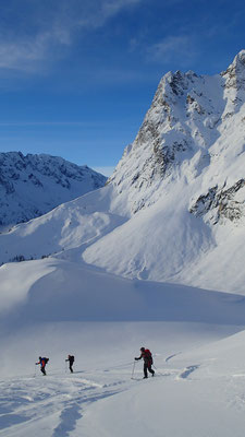 L'Aiguille de Loriaz nous regarde