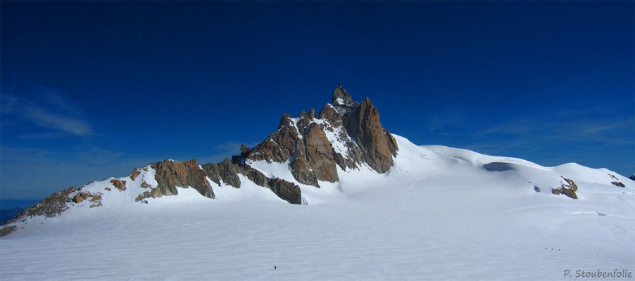 Regard vers l'Aiguille du Midi.