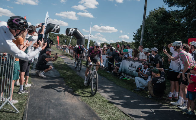 Paul Voß fuhr als Erster bei den Männern über die Ziellinie @Sportfreunde Neuseenland