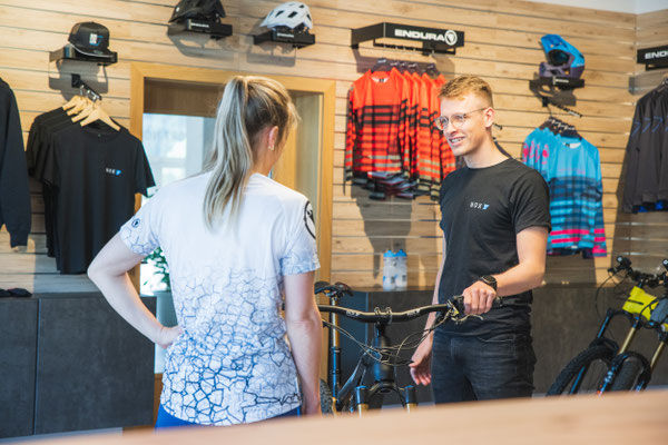 NOX Cycles eröffnet neuen Hauptsitz im Zillertal - Testcenter © Simon Beizaee