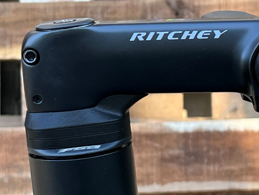 An 1-1/8" headset adapter is also available for the WCS Switch Stem and SuperLogic Butano Ridge integrated bar