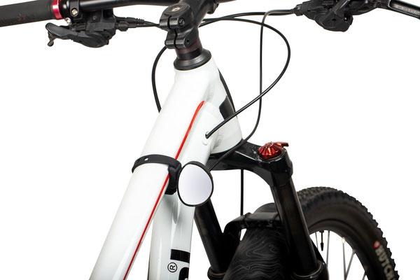 Der SPY 15 kann an mehreren Stellen Ihres Fahrrads befestigt werden (Lenker, Gabel, Lenker).
