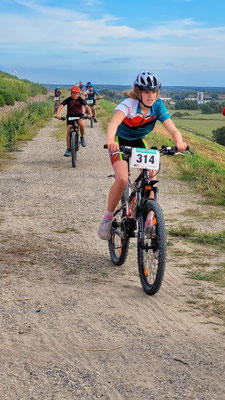 An fünf verschiedenen Stationen wurden die technischen Fähigkeiten und Geschicklichkeiten der Schülerinnen und Schüler geprüft. ©AktionfahrRad / BDR