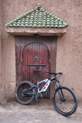 Zur Feier der neuen Kooperation zwischen THOK und „From 0 to Atlas“ entstand die THOK Moroccan Tour: Vier unvergessliche Tage auf dem Bike ©