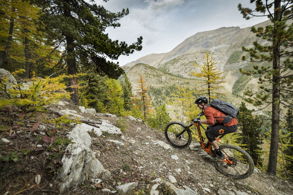 EVOC NEO 16l Location: Val D'Allos, France ©EVOC / Manfred Stromberg