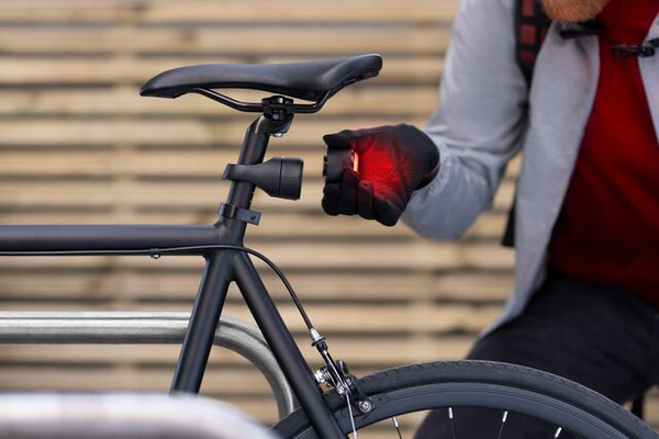 Vodafone Curve Bike Light & GPS Tracker für Fahrräder