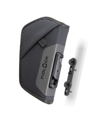  Zwei Größen der FIDLOCK TWIST ESSENTIAL BAG: 1100 ml (Abbildung) und 1400 ml / Farben: Schwarz, Grau/Blau, Grau/Grün ©Fidlock