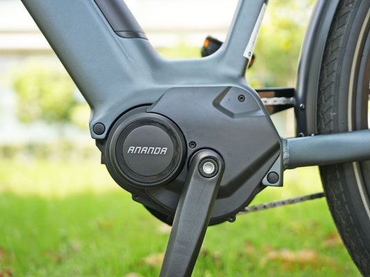Angetrieben wird das E-Bike von einem leisen Ananda-Mittelmotor mit 70 Nm Drehmoment. ©Rex