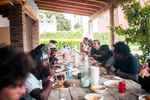 Impressionen von der BUFF® and Team Amani Host Cross-Cultural Barbecue Night in Girona ©BUFF