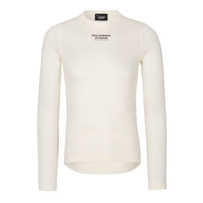 Pas Normal mit Polartec® Power Wool™ ist in drei verschiedenen Unisex-Ausführungen erhältlich – Langarm (98,75 Euro).