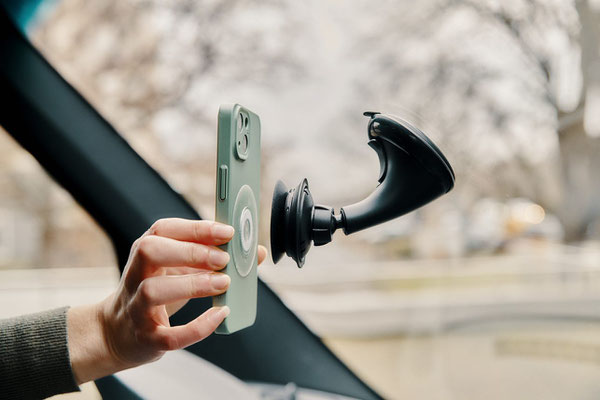 FIDLOCK: neue Handyhalterung fürs Auto