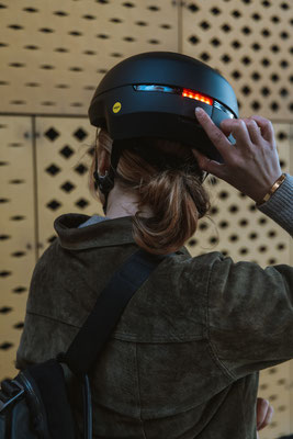 Promuter Mips mit hellen Rücklicht