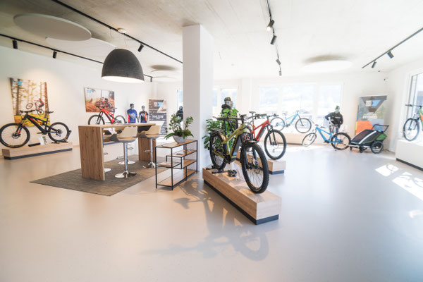 NOX Cycles eröffnet neuen Hauptsitz im Zillertal - Showroom © Simon Beizaee