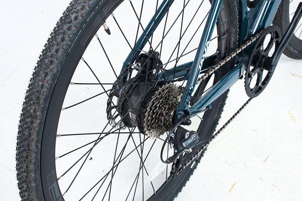 Java J-Air Frenetica E-Gravelbike mit Mivice Hinterradantrieb ©Velototal