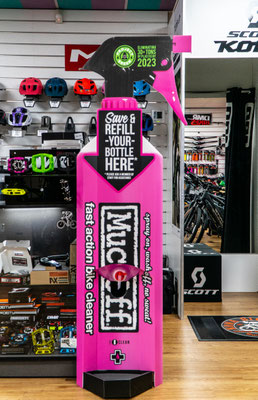 Das seit 2019 in Großbritannien getestete Nachfüllprogramm über Muc-Off-Filialen wird in 2020 auch in Deutschland eingeführt.