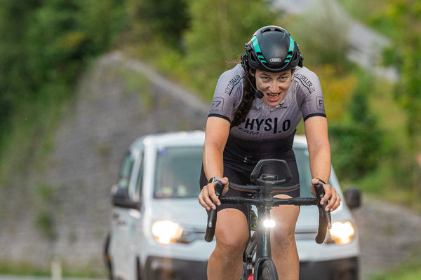 Elena im Vorjahr auf dem Weg zum Sieg beim Race Around Austria (Copyright: Anze Furlan)