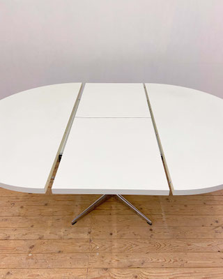 Pre-owned uitschuifbare ronde eettafel van iconisch design label Pastoe uit de jaren 70 – eenvoudig uit te klappen