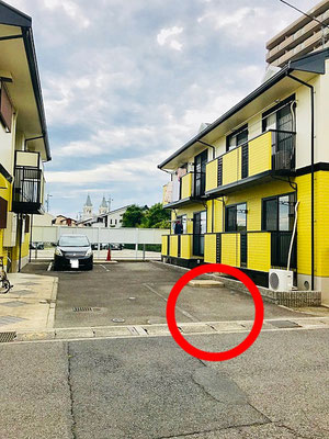 赤丸の部分が駐車スペースになります。