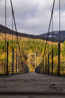 Eine alte Brücke, als Einstieg in einen tollen Wanderweg.