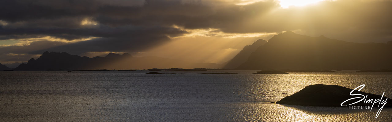 Sonnenuntergang auf den Lofoten.