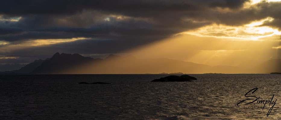 Sonnenuntergang auf den Lofoten.
