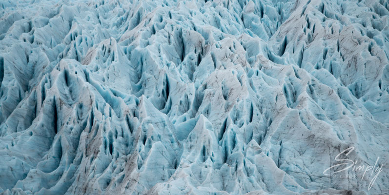 Weissliches Gletschereis des Fjallsárlón Glacier.