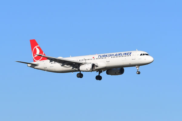 Turkish Airlines, Airbus A321-200, TC-JRN