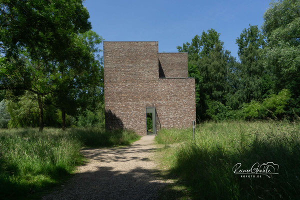 <b>Pavillon "Turm"</b><br>(Foto: Reiner Gruhle)<br>1/80 | f/16 | 16 mm (24 mm) | ISO 100