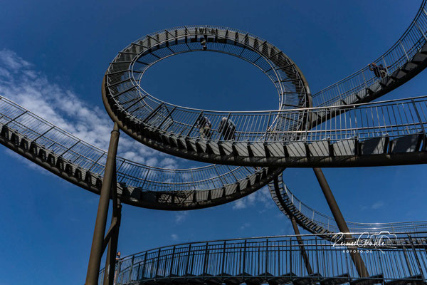 <b>Loop im Jetstream</b><br>Tiger and Turtle, Achterbahn-Skulptur Duisburg (Foto: Reiner Gruhle)<br>1/160 | f/16 | 16 mm (24 mm) | ISO 100