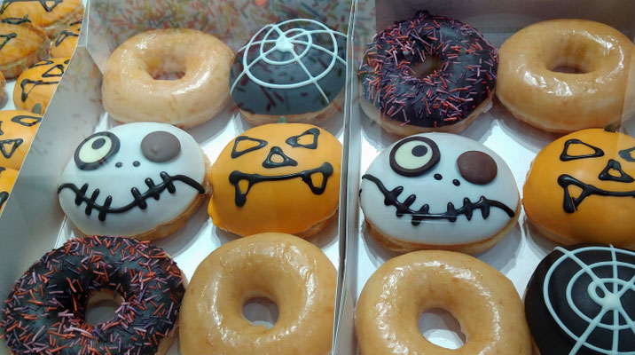 ～  ガブッと♪  ～ 　ハロウィ～ン★ ド～ナッツ 　 (2021.10.28) (c) Yukie Arai