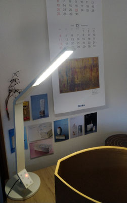 ～  カレンダーを横目に... ～　年の瀬  まだまだ制作中～☆ 　(2022.12.21) (c) Yukie Arai