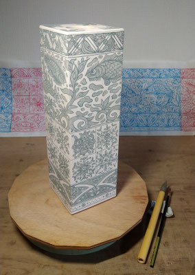 染付花器  　(2022.11.21) (c) Yukie Arai