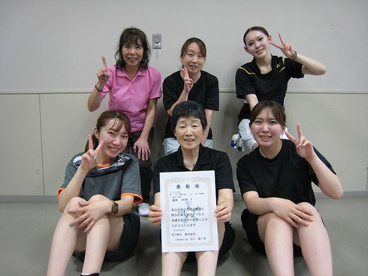 女子 ４部 優勝　AKENO　D