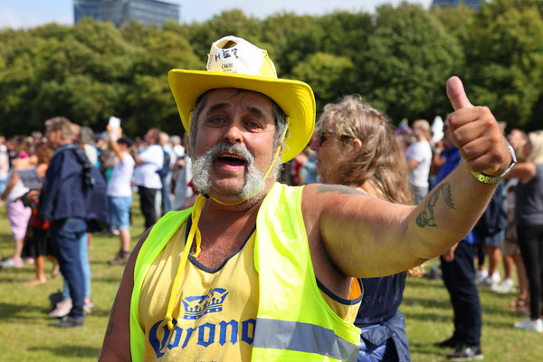 Demonstratie "Viruswaanzin"
