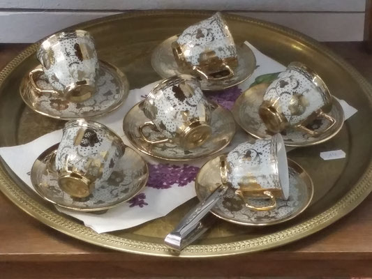 Porzellan im Schaufenster