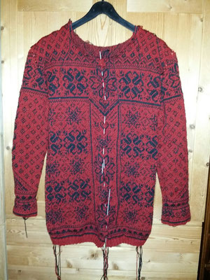 My Dale of Norway has sleeves now. Have to wait for new yarn and the zipper I ordered.