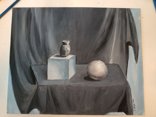 Sillleben in Grautönen mit beigemischtem Blau. -- Ja, die Vase ist etwas windschief! Merke: Nicht schräg auf einem Tisch malen! :-)