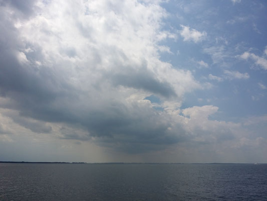 Himmel zwischen Schaprode und Hiddensee