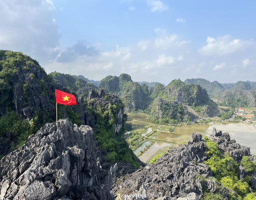 Uitzicht vanaf Mua Cave