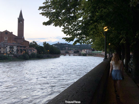 Wandelen langs de Adige rivier