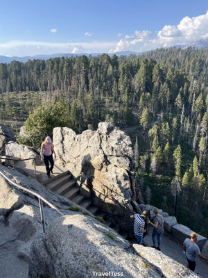 Moro Rock Trail