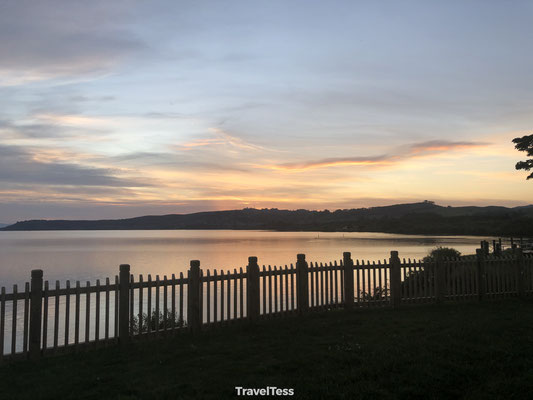 Lake Taupo bij zonsondergang