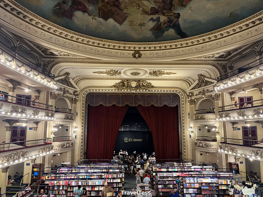 Boekenwinkel in theater