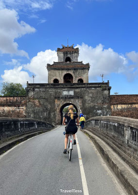 Fietsen naar de Keizerlijke Citadel