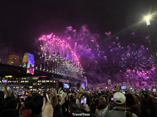 Vuurwerkshow bij Sydney Harbour Bridge