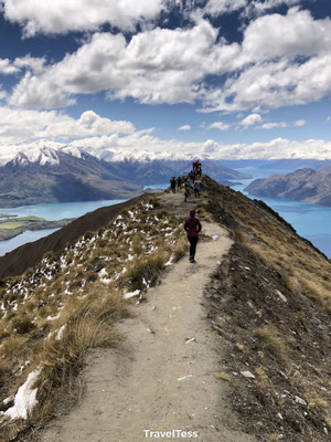 Smal pad naar fotoplek Roys Peak