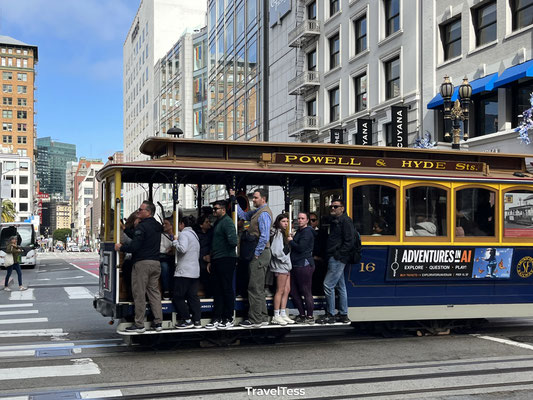 Cable Car rijdt voorbij Union Square