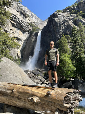  Lower Yosemite Falls