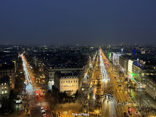 Uitzicht vanaf dak Arc de Triomphe