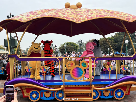 Mickey & Friends parade